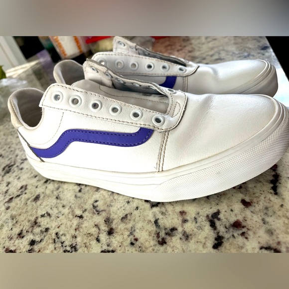 Vans - Picture 1 of 5